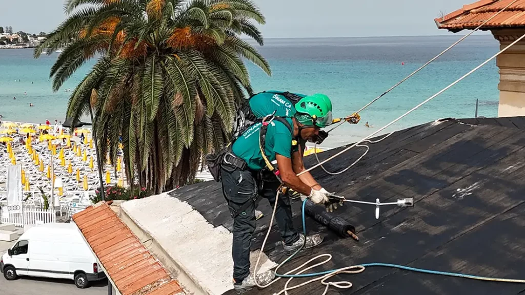 Villino Gregorietti2 impermeabilizzazione con guaina in edilizia acrobatica su corda